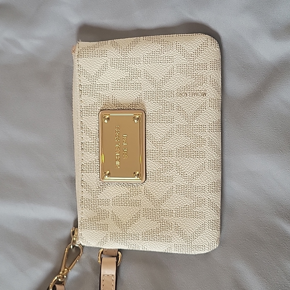 Michael Kors wristlet